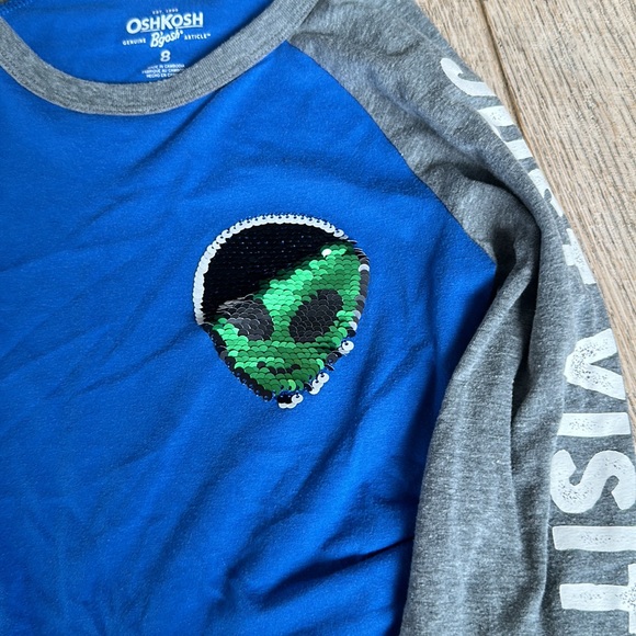 EUC Alien Reversible face from green to Black Long Sleeve T Boys size 8 soft - Picture 3 of 4